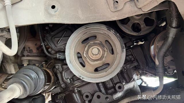 日系车不漏油吗？本田CRV漏机油！不必跪舔日系，只解决日系问题