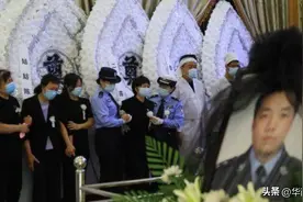 陕西兴平43岁民警陈勇执行抓捕任务时因公殉职，“在最危险关头他永远都是冲在第一线”图片