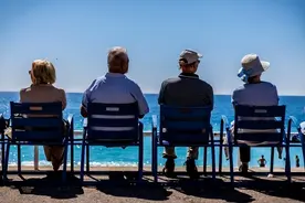 五十岁左右到底算不算老人？心理学家的回答很肯定图片