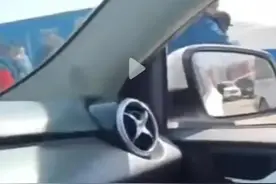 突发！吉林女子被理发师砍头致死！目击者：女子嫌剪得不好看！图片