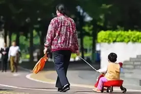 老人没有退休金，孙子顿顿要吃肉，儿子儿媳不主动给钱怎么办？图片