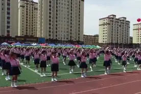 女生穿校裙要不要穿“安全裤”，资深老师给出必要建议，为什么？图片