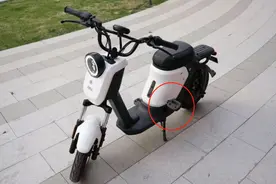 电动车为啥限速25而不是35km/h？原因有三，后视镜、脚蹬也有回应图片