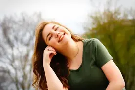 为什么有的女性虽然绝经了，却依然不显老？这4个习惯或是关键图片