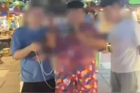 女子称在星光夜市遭三男子强行直播追拍、造黄谣，当事人：当晚两次报警，涉事男子：已和解，都是误会图片