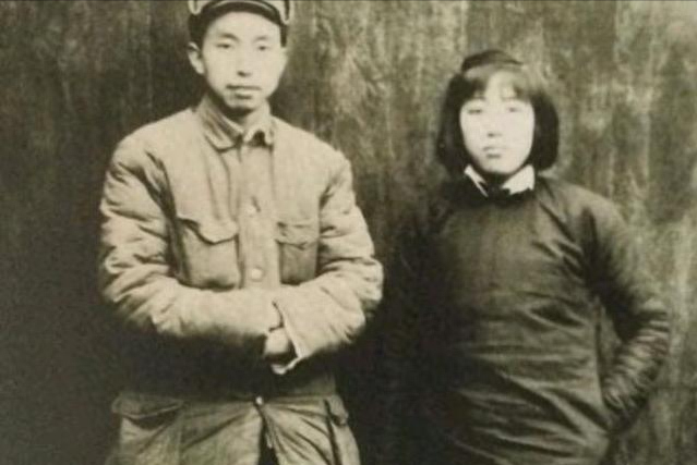 她是主席的妻子，15岁入党，如今依然健在，但很少出现在公众视野