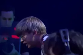一跳损失百万美刀！Dota2选手提前开香槟，30秒形势反转被翻盘图片