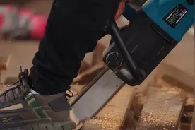 俄罗斯超硬核熊肉大餐：上百斤熊肉被做成烤串，真不愧是战斗民族图片