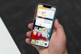 iPhone凭借一个电量百分比功能，上了热搜图片