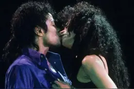 迈克尔·杰克逊的女主角：因当众亲吻他而失去工作，后来终身未嫁图片