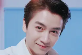“天生桃花眼”的男星只服这8位，眉目传情透着苏感，看狗都深情图片