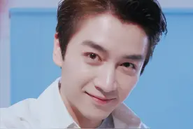“天生桃花眼”的男星只服这8位，眉目传情透着苏感，看狗都深情图片