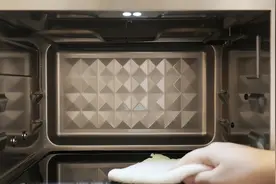 烤箱怎么清洗内部油垢？烤箱内部油渍怎么清洗？图片