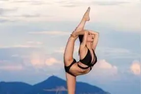 中国第一柔术美女，曾打破吉尼斯纪录，观众：已达登峰造极的境界图片