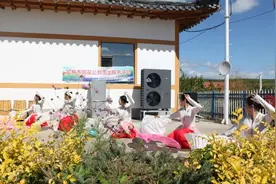 龙井市文化馆开展“送戏下乡”文化惠民演出活动 丰富农村群众精神文化生活图片