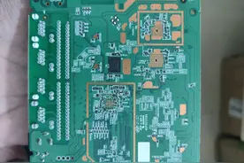 一时好奇拆一下路由运营商送的路由器怎么样？图片