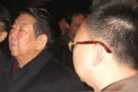 他曾担任中央警卫局局长，51岁晋升少将，65岁晋升上将图片