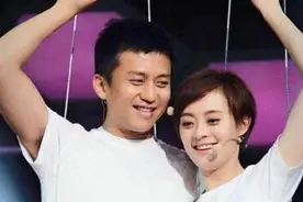 邓超、孙俪也被约谈，补缴2.5亿，冯小刚拥抱邓超破不合图片