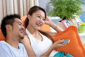 回顾男子查出无法生育，妻子却已怀孕2月，亲子鉴定结果让他意外图片