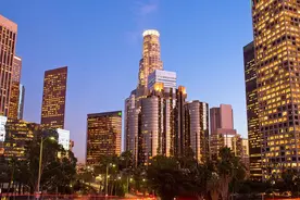 美国第二大城洛杉矶GDP超8000亿美元，放在中国啥水平？谁能媲美图片