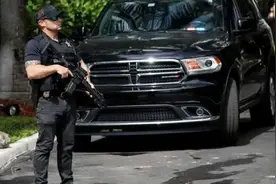 特朗普摊上事了，美国媒体揭露FBI突击搜查真正原因：找核武文件图片