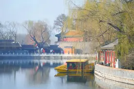 在北京乘坐地铁赏花：6号线图片