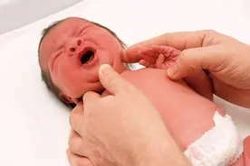 新生儿肺炎不可怕，重点是能及早发现，这些典型症状要牢记图片