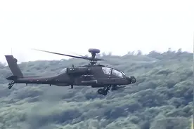 台空军近距离发射火炮，台媒称震撼如电影，不料精准落在靶区之外图片