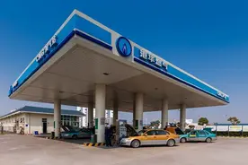 当年备受追捧的“油改气”，现在为啥不流行，出租车师傅道出真相图片