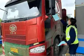 保障“三夏”小麦跨区机收运输车辆顺畅高效通行河南交投集团组织各运营管理单位全力做好服务保畅图片