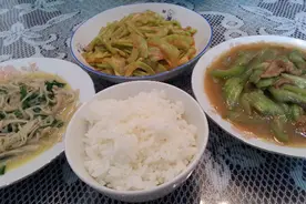 为了自己和家人的健康，4种隔夜菜千万别吃，放冰箱也没用图片