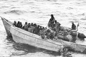 2010年索马里海盗误抢俄罗斯游轮，还全是中国石油，最后咋处理？图片