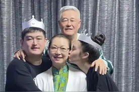 赵本山长子赵铁蛋天生残疾，女儿成网红，上亿家产花落谁家图片