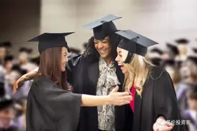 英国大学毕业生年薪大公开！中国留英毕业生收入高于平均水平图片