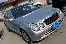 花7万买辆2006年售价70万的四眼奔W211，大哥笑着进厂翻修变新车图片