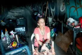 美国“鼹鼠人”群体：常年蜗居在黑暗地下水道，头顶却是奢靡赌场图片