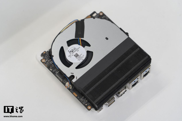 机械师Mini GTX迷你主机体验，便携的AIGC创作工具