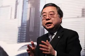 香港富豪陈启宗，扬言以国人身份为耻，转头向美国捐款200个亿图片