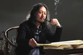 音乐人三宝：一婚妻子小15岁，二婚妻子小25岁，是5个孩子的爸爸图片