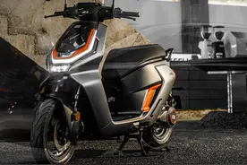 新车 | 售价11980元，续航65公里，配备定速巡航，极核AE6正式上市图片