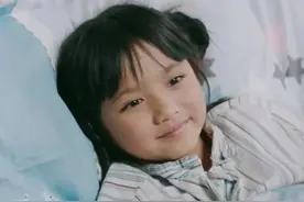 七岁小女孩患白血病，本来就很穷，病魔还要去折磨，张望始末图片