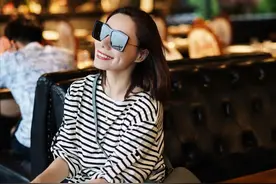 同样一件条纹衫，为什么别人穿显瘦你却显胖？一是选品、二是搭配图片