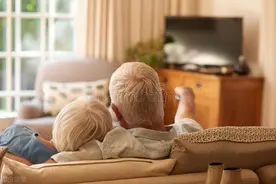 戴助听器看电视效果不好？教你一招，轻松解决图片