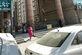 蓝翔校长被前妻举报藏枪支、涉黑！一家人反复举报，网友：宫斗戏都不敢这么演图片