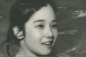 28岁女歌星整容成瘾！缺钱整容自己动手：脸上注射香油和水泥！图片