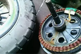 电动车换了新电池，没有劲是啥情况？修车老师傅今天告诉你图片