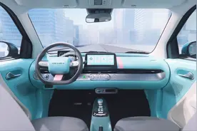 长安糯玉米内饰披露：与车身同色，双屏+可放倒后座图片