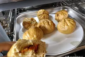 蒸包子总是发黄发硬，回缩塌陷，皮坑坑洼洼，面点师给你解决办法图片