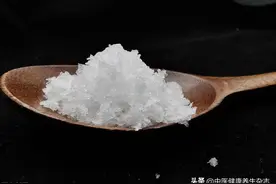 每天吃盐不要超过5克，吃多了可能会导致这些疾病图片