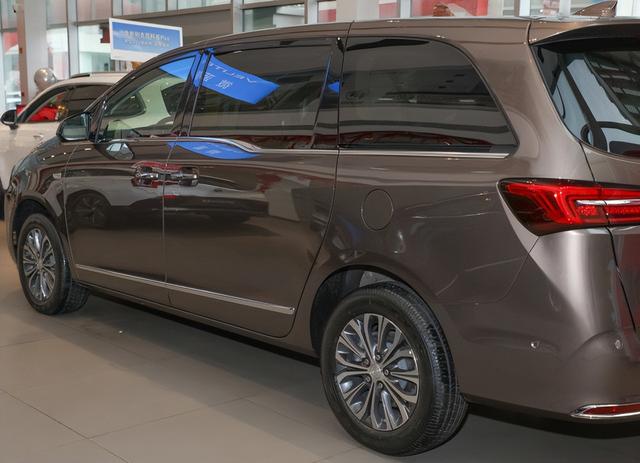 27万拿下别克GL8，开了1860公里，谈谈我的真实驾驶感受